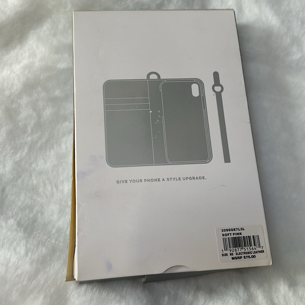 Michael Kors Folio Phone Case with strap - Picture 6 of 6